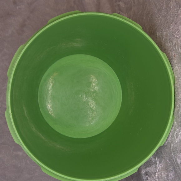 Tupperware: 3 Container Set with Lids - Picture 3 of 8